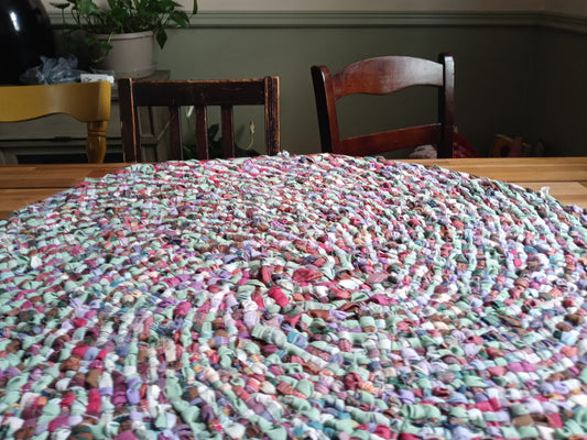 Rugs: 3 ft hand braided round rug