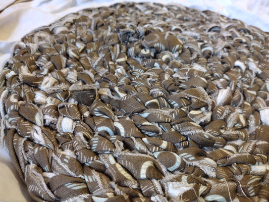 Mats: 15 inch hand braided roung rug/mat