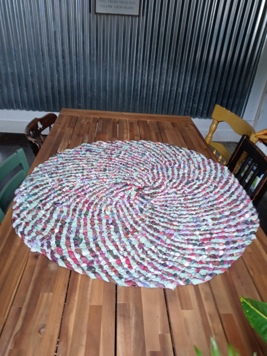 Rugs: 3 ft hand braided round rug